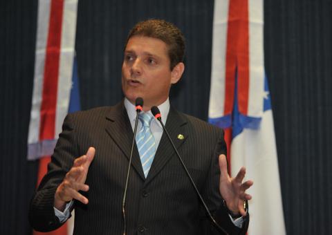 Deputado quer suspender comercialização da TIM, Oi, Vivo e Claro no AM